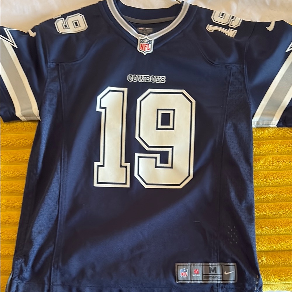 Nike NFL Dallas Cowboys football youth jersey. Youth medium. #19 Amari Cooper.